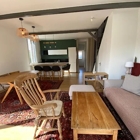 Апартаменти Duplex T3 Renove Avec Balcon, Pres De La - Fr-1-374-239 *