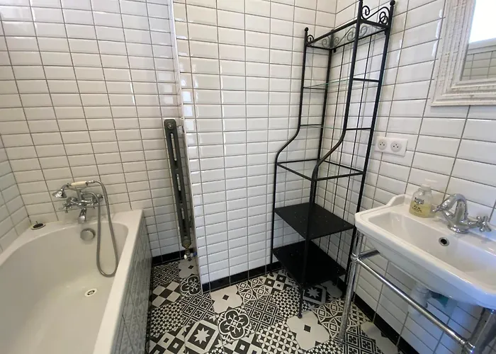 Duplex T3 Renove Avec Balcon, Pres De La - Fr-1-374-239 アルカション